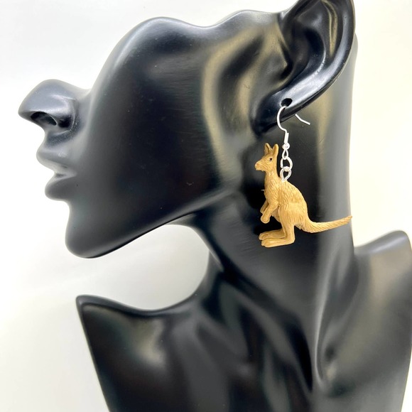 Kangaroo Earrings - Aussie Earrings - Animal Earrings - Teacher Earrings - Picture 9 of 10